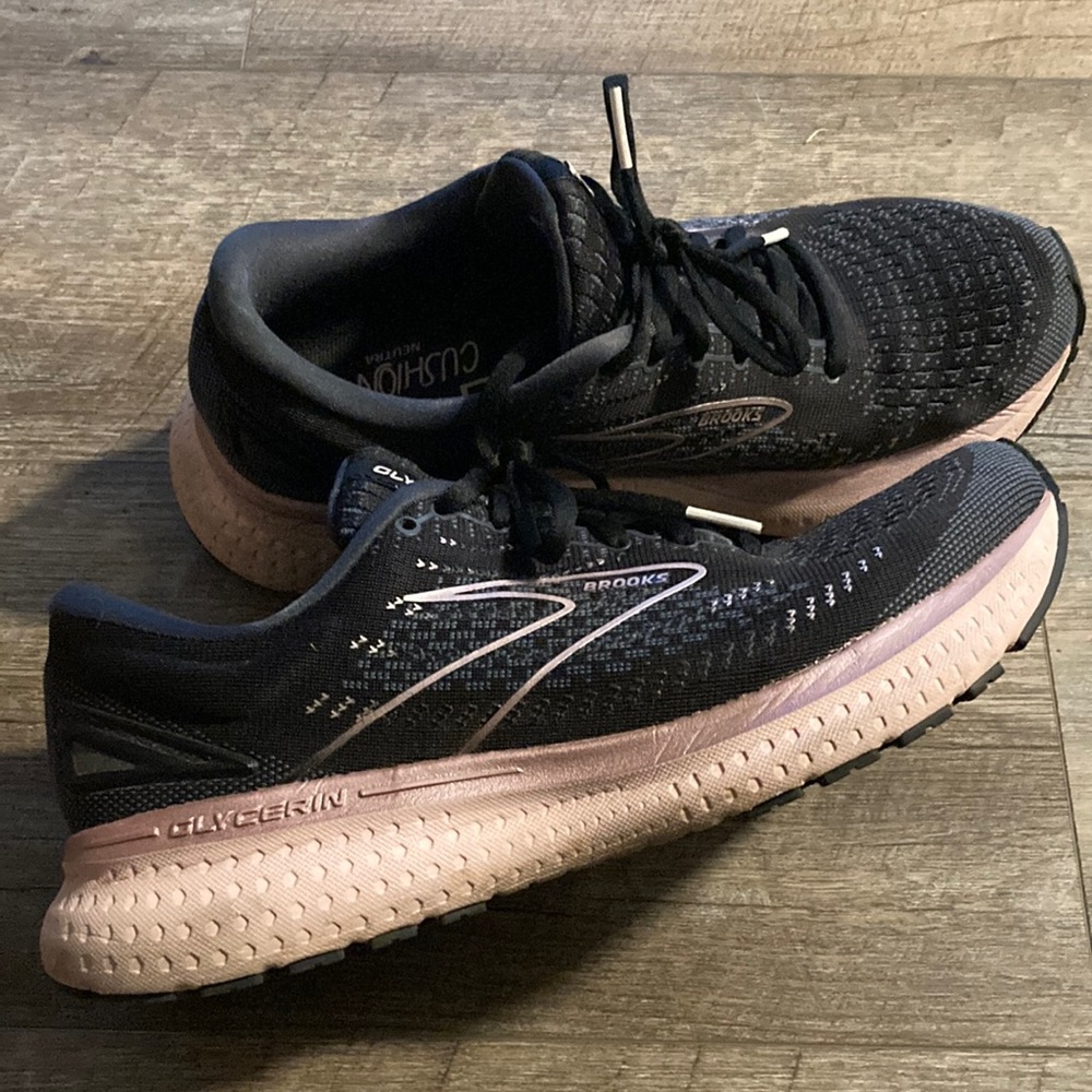 Brooks Glycerin 19 running shoes